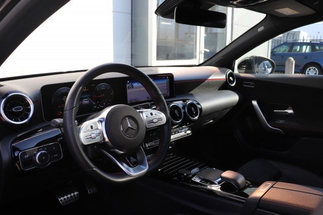 MERCEDES-BENZ A-KLASSE 180 D AMG/PANO/STOEL.VERW/APPLE.CARPLAY, Carmix, OSS
