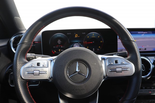 MERCEDES-BENZ A-KLASSE 180 D AMG/PANO/STOEL.VERW/APPLE.CARPLAY, Carmix, OSS