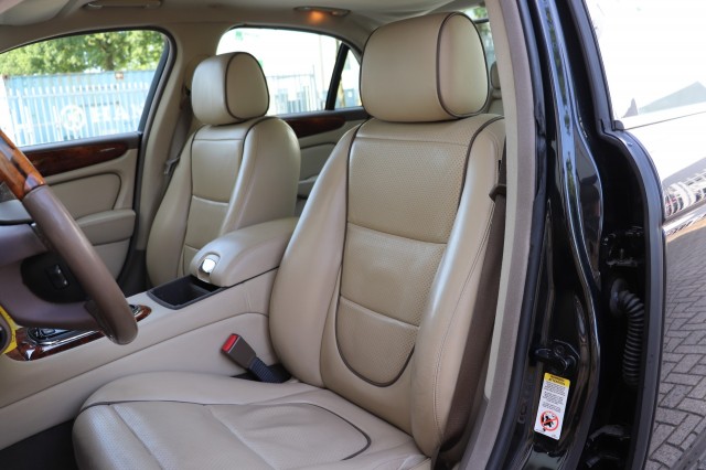 JAGUAR XJ 2.7D V6 Executive, Carmix, OSS