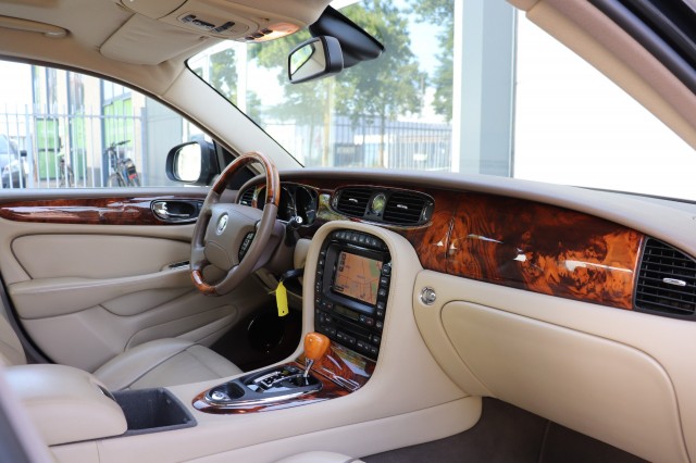 JAGUAR XJ 2.7D V6 Executive, Carmix, OSS