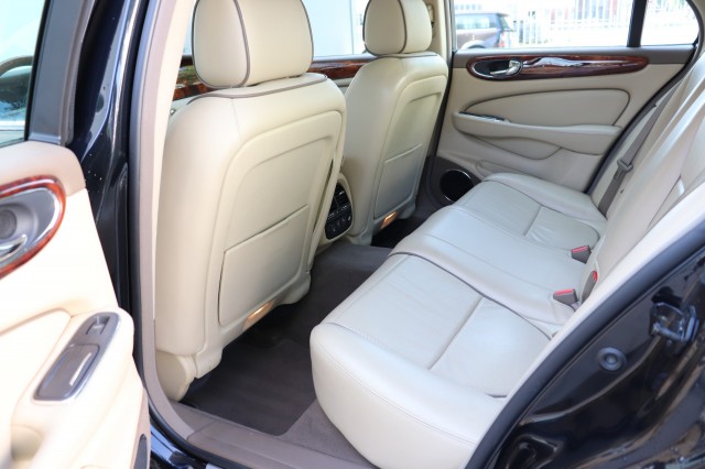 JAGUAR XJ 2.7D V6 Executive, Carmix, OSS