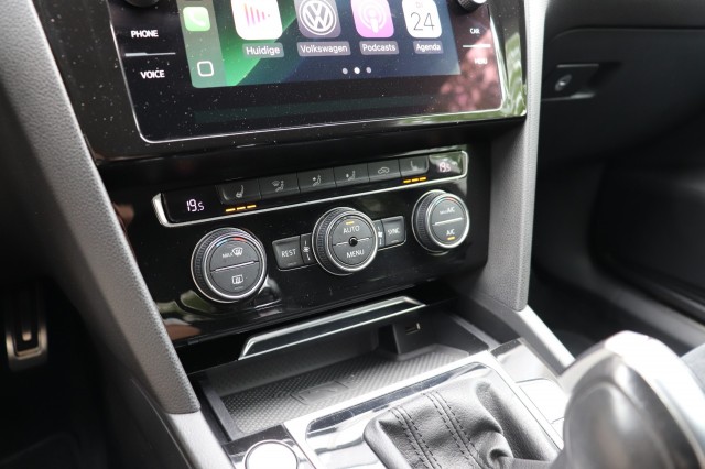 VOLKSWAGEN ARTEON 2.0 TDI 150PK DSG AUT ELEGANCE/A.CarPlay/Massage/18, Carmix, OSS