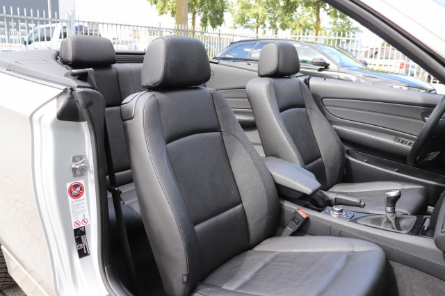 BMW 1-SERIE 118I 6-BAK/STOEL.VERW/KEYLESS/NAVI/CLIMA/LEER/18'', Carmix, OSS