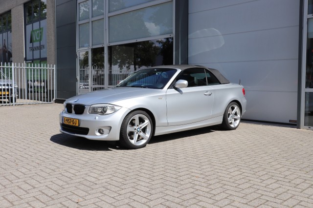 BMW 1-SERIE 118I 6-BAK/STOEL.VERW/KEYLESS/NAVI/CLIMA/LEER/18'', Carmix, OSS