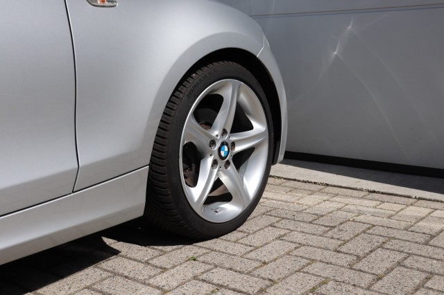 BMW 1-SERIE 118I 6-BAK/STOEL.VERW/KEYLESS/NAVI/CLIMA/LEER/18'', Carmix, OSS