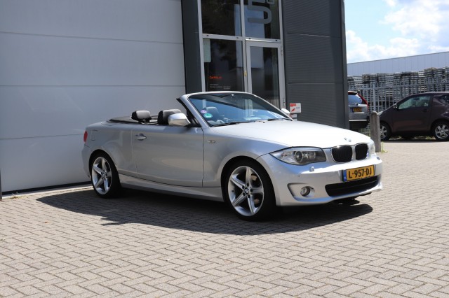BMW 1-SERIE 118I 6-BAK/STOEL.VERW/KEYLESS/NAVI/CLIMA/LEER/18'', Carmix, OSS