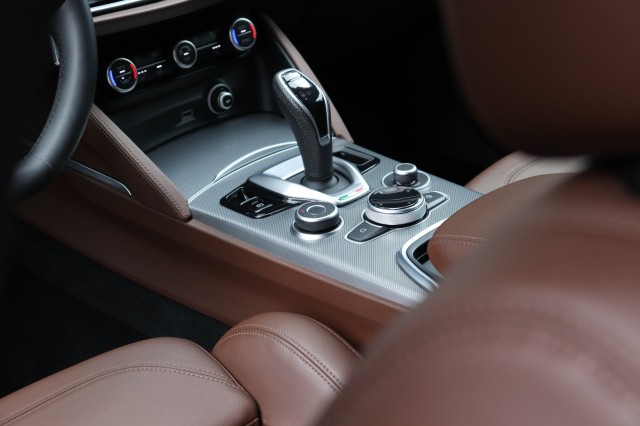 ALFA ROMEO STELVIO 2.0 T Q4 280PK VELOCE/, Carmix, OSS