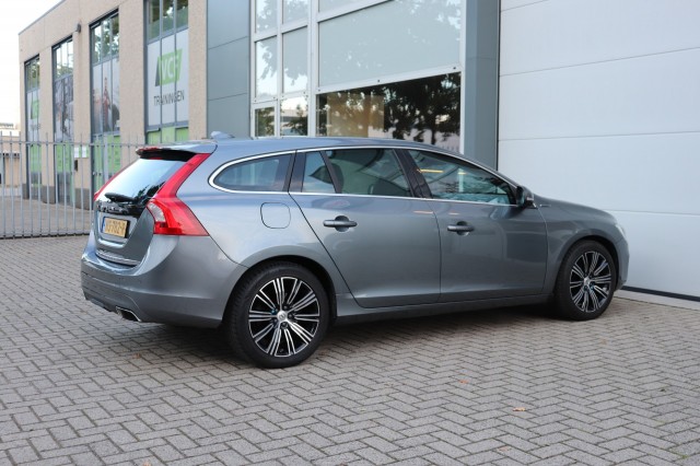 VOLVO V60 2.4 D6 TWIN ENGINE SUMMUM, Carmix, OSS