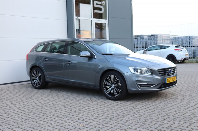 VOLVO V60 2.4 D6 TWIN ENGINE SUMMUM, Carmix, OSS
