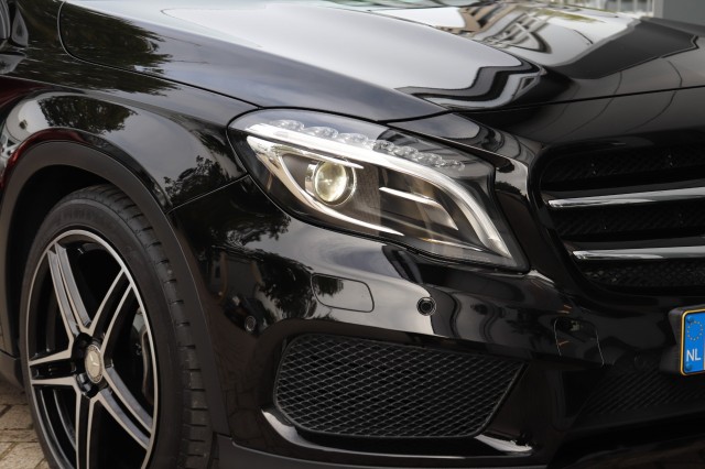 MERCEDES-BENZ GLA-KLASSE 180 AMG AUT/ORIG.NL/BI-XENON/CLIMA/CRUISE/19, Carmix, OSS