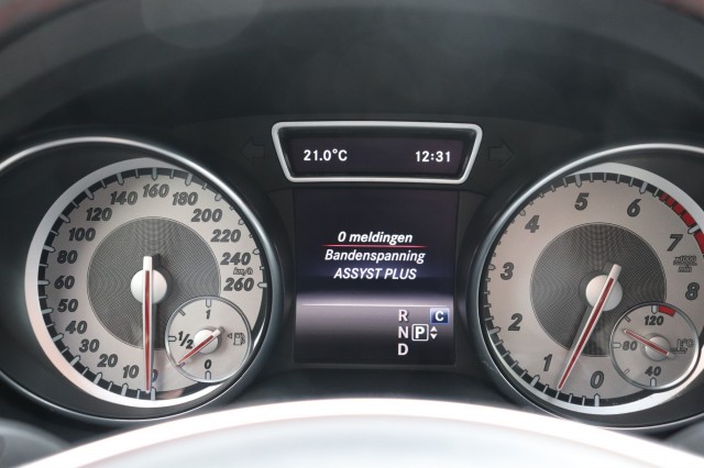 MERCEDES-BENZ GLA-KLASSE 180 AMG AUT/ORIG.NL/BI-XENON/CLIMA/CRUISE/19, Carmix, OSS