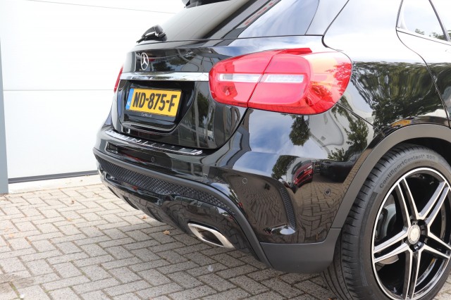 MERCEDES-BENZ GLA-KLASSE 180 AMG AUT/ORIG.NL/BI-XENON/CLIMA/CRUISE/19, Carmix, OSS