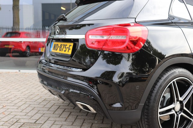MERCEDES-BENZ GLA-KLASSE 180 AMG AUT/ORIG.NL/BI-XENON/CLIMA/CRUISE/19, Carmix, OSS
