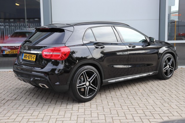 MERCEDES-BENZ GLA-KLASSE 180 AMG AUT/ORIG.NL/BI-XENON/CLIMA/CRUISE/19, Carmix, OSS