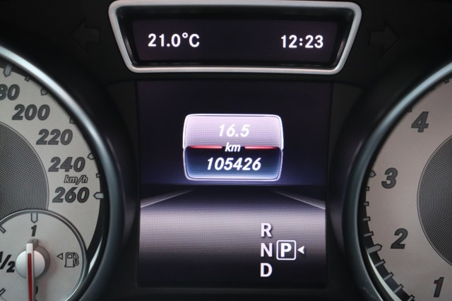 MERCEDES-BENZ GLA-KLASSE 180 AMG AUT/ORIG.NL/BI-XENON/CLIMA/CRUISE/19, Carmix, OSS