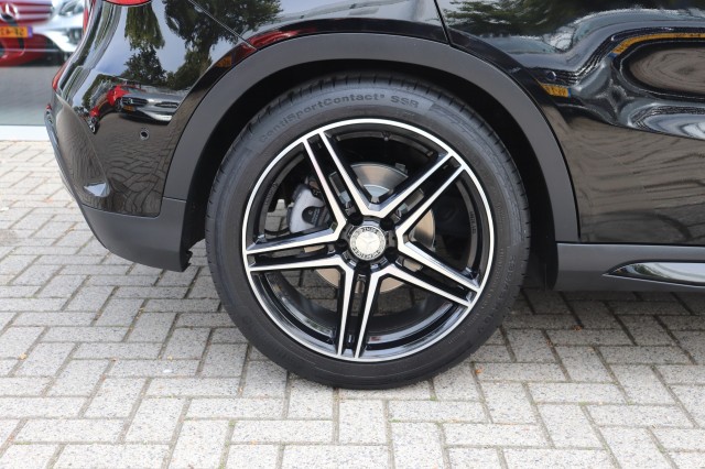 MERCEDES-BENZ GLA-KLASSE 180 AMG AUT/ORIG.NL/BI-XENON/CLIMA/CRUISE/19, Carmix, OSS