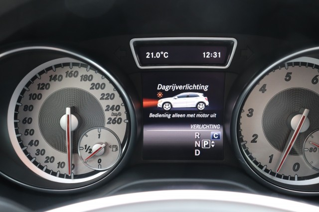 MERCEDES-BENZ GLA-KLASSE 180 AMG AUT/ORIG.NL/BI-XENON/CLIMA/CRUISE/19, Carmix, OSS