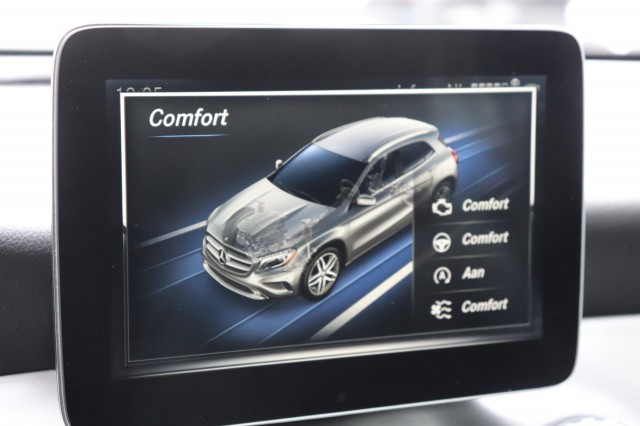 MERCEDES-BENZ GLA-KLASSE 180 AMG AUT/ORIG.NL/BI-XENON/CLIMA/CRUISE/19, Carmix, OSS