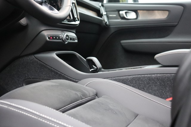 VOLVO EX40 TWIN ULT. BLK 82 KWH, Carmix, OSS