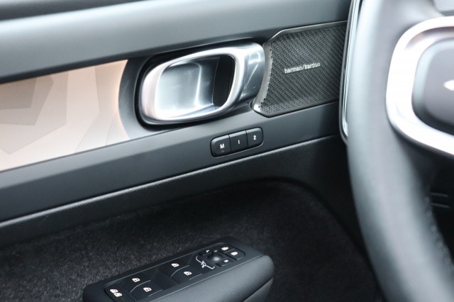 VOLVO EX40 TWIN ULT. BLK 82 KWH, Carmix, OSS