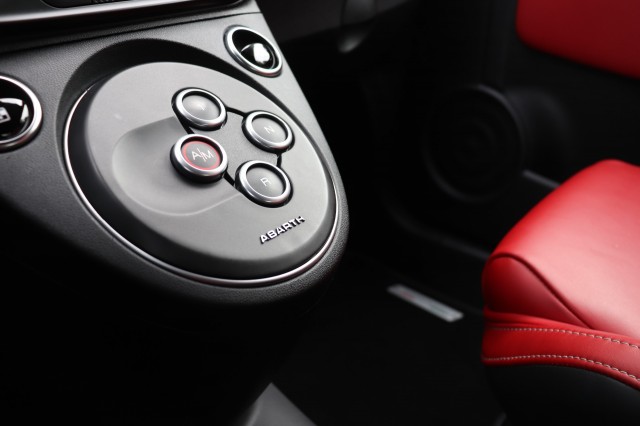 FIAT 500 1.4 T-JET ABARTH TURISMO 70th Anniversary/CARPLAY/CLIMA/AUT/XENON, Carmix, OSS