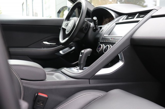 JAGUAR E-PACE 2.0 P250 AWD FIRST EDITION/STOEL.STUUR.VERW/360/CARPLAY, Carmix, OSS