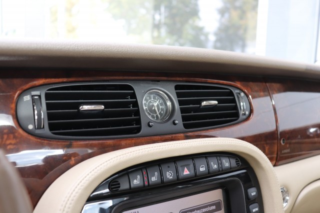 JAGUAR XJ 2.7D V6 PORTFOLIO, Carmix, OSS