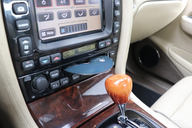 JAGUAR XJ 2.7D V6 PORTFOLIO, Carmix, OSS