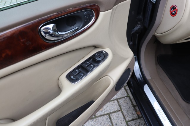 JAGUAR XJ 2.7D V6 PORTFOLIO, Carmix, OSS