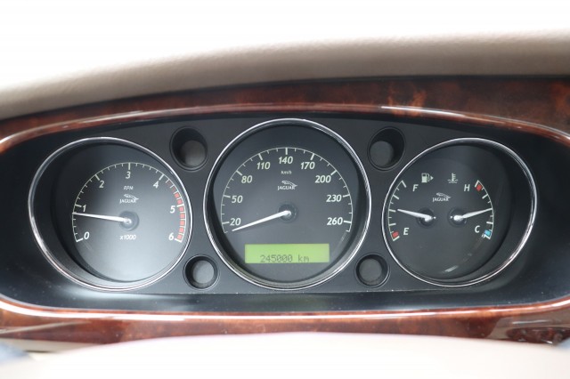 JAGUAR XJ 2.7D V6 PORTFOLIO, Carmix, OSS