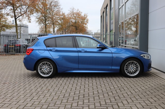 BMW 1-SERIE 116D High Executive M SPORT/CARPLAY/CAMERA/STOEL.VERW/LED, Carmix, OSS