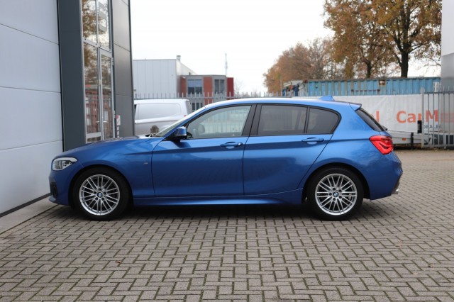 BMW 1-SERIE 116D High Executive M SPORT/CARPLAY/CAMERA/STOEL.VERW/LED, Carmix, OSS