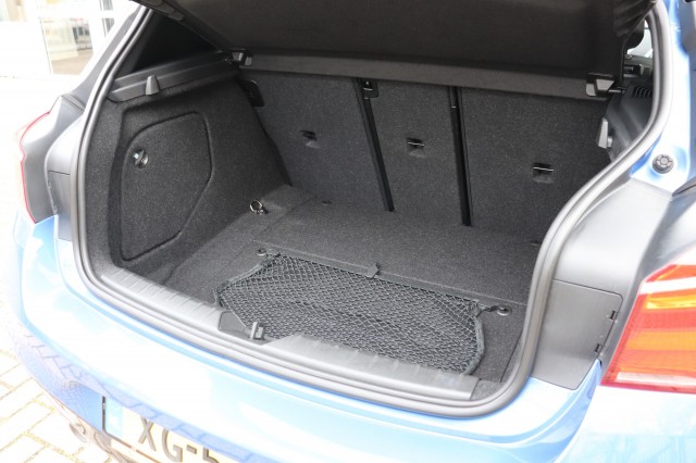 BMW 1-SERIE 116D High Executive M SPORT/CARPLAY/CAMERA/STOEL.VERW/LED, Carmix, OSS