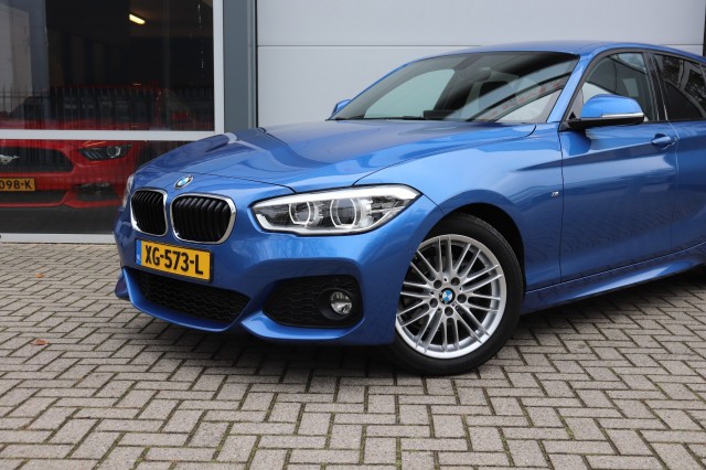BMW 1-SERIE 116D High Executive M SPORT/CARPLAY/CAMERA/STOEL.VERW/LED, Carmix, OSS