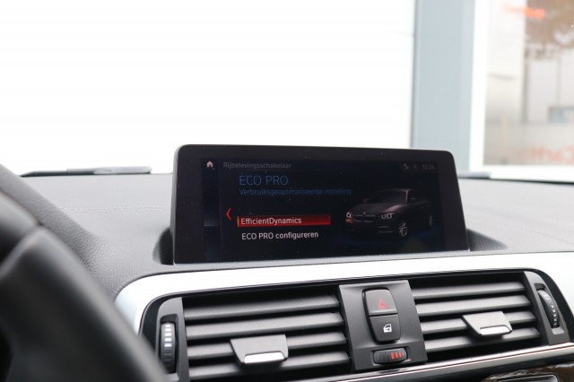 BMW 1-SERIE 116D High Executive M SPORT/CARPLAY/CAMERA/STOEL.VERW/LED, Carmix, OSS