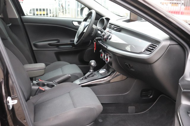 ALFA ROMEO GIULIETTA 1.4 T DISTINCTIVE, Carmix, OSS