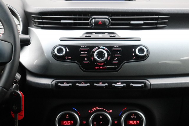 ALFA ROMEO GIULIETTA 1.4 T DISTINCTIVE, Carmix, OSS