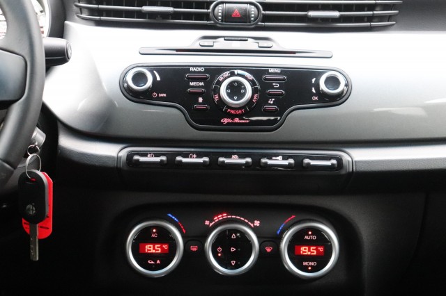 ALFA ROMEO GIULIETTA 1.4 T DISTINCTIVE, Carmix, OSS