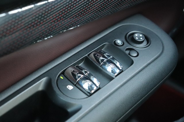 MINI CLUBMAN CLUBMAN  S AUT KNIGHTSBRIDGE EDITION/PAN.DAK/STOEL.VERW/KEYLESS/CAMERA, Carmix, OSS