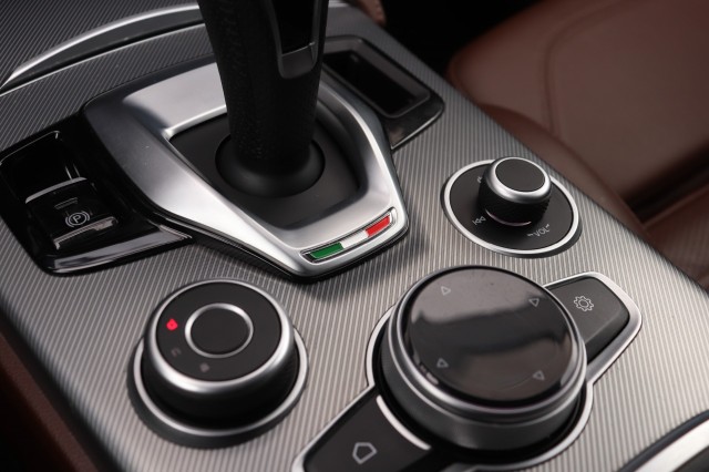ALFA ROMEO STELVIO 2.0 T Q4 280PK AWD VELOCE/1E EIG./GRIGIO STROMBOLI/A.CARPLAY/20, Carmix, OSS