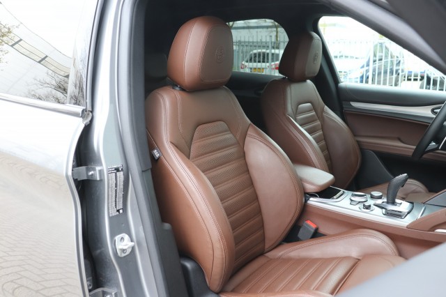 ALFA ROMEO STELVIO 2.0 T Q4 280PK AWD VELOCE/1E EIG./GRIGIO STROMBOLI/A.CARPLAY/20, Carmix, OSS