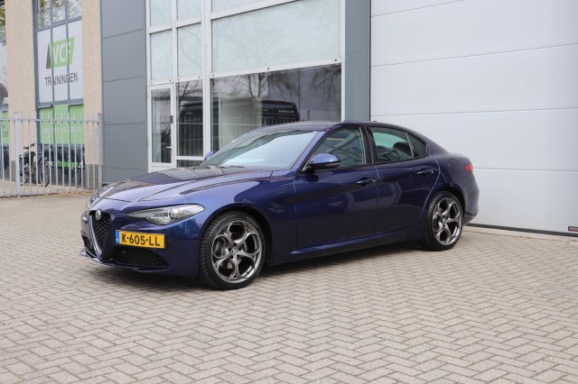 ALFA ROMEO GIULIA 2.0T SPRINT/VELOCE.INT/STOEL.STUUR.VERW/ADAP.CRUISE/19, Carmix, OSS