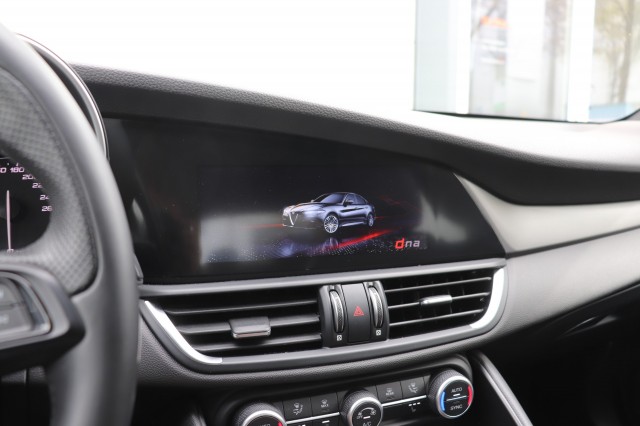 ALFA ROMEO GIULIA 2.0T SPRINT/VELOCE.INT/STOEL.STUUR.VERW/ADAP.CRUISE/19, Carmix, OSS