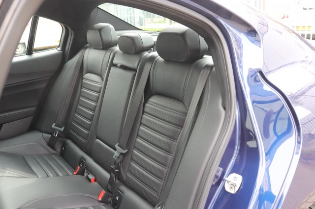 ALFA ROMEO GIULIA 2.0T SPRINT/VELOCE.INT/STOEL.STUUR.VERW/ADAP.CRUISE/19, Carmix, OSS