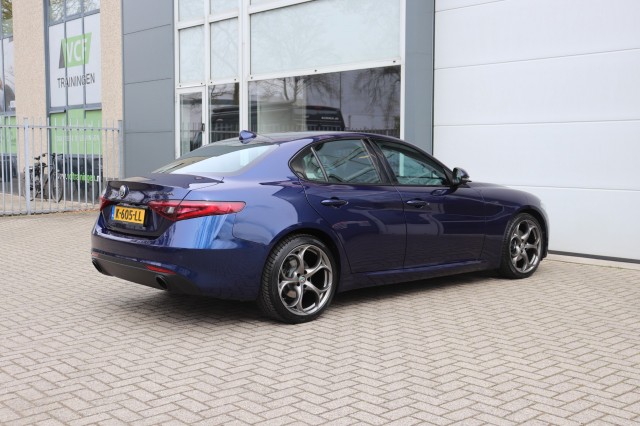 ALFA ROMEO GIULIA 2.0T SPRINT/VELOCE.INT/STOEL.STUUR.VERW/ADAP.CRUISE/19, Carmix, OSS