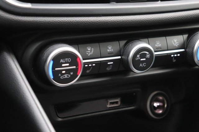 ALFA ROMEO GIULIA 2.0T SPRINT/VELOCE.INT/STOEL.STUUR.VERW/ADAP.CRUISE/19, Carmix, OSS