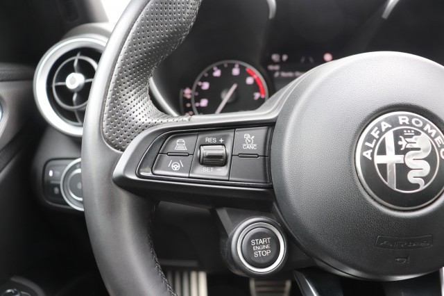 ALFA ROMEO GIULIA 2.0T SPRINT/VELOCE.INT/STOEL.STUUR.VERW/ADAP.CRUISE/19, Carmix, OSS