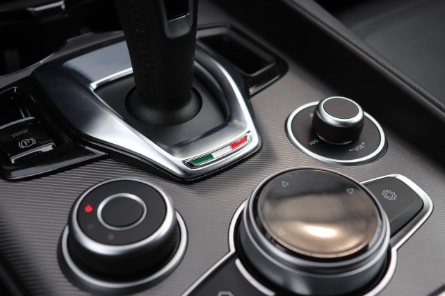 ALFA ROMEO GIULIA 2.0T SPRINT/VELOCE.INT/STOEL.STUUR.VERW/ADAP.CRUISE/19, Carmix, OSS