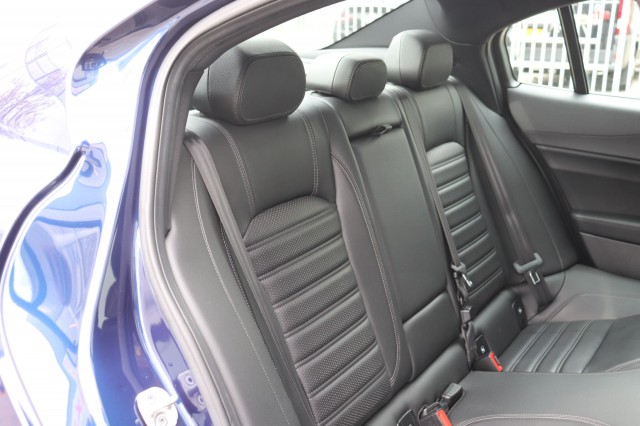 ALFA ROMEO GIULIA 2.0T SPRINT/VELOCE.INT/STOEL.STUUR.VERW/ADAP.CRUISE/19, Carmix, OSS