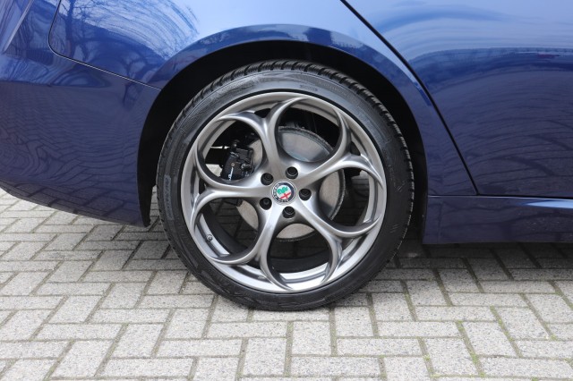ALFA ROMEO GIULIA 2.0T SPRINT/VELOCE.INT/STOEL.STUUR.VERW/ADAP.CRUISE/19, Carmix, OSS